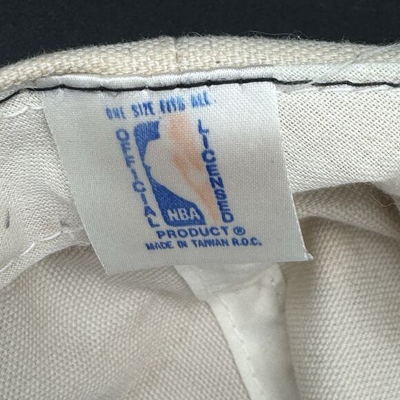 Vintage Chicago Bulls NBA 1996 Champions Logo Athletic Locker Room Snapback Hat - Picture 11 of 12